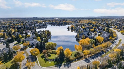 302 Mt Mckenzie Gardens Se, Calgary, AB 