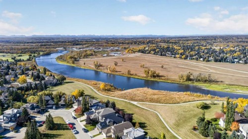 302 Mt Mckenzie Gardens Se, Calgary, AB 