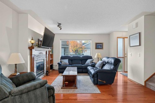 302 Mt Mckenzie Gardens Se, Calgary, AB 