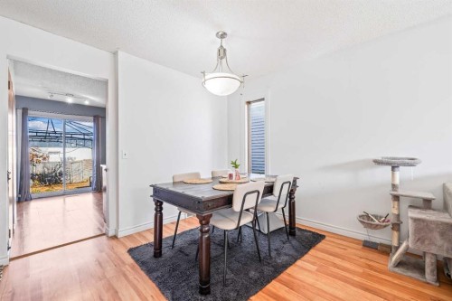 70 Dovercliffe Way, Calgary, AB 