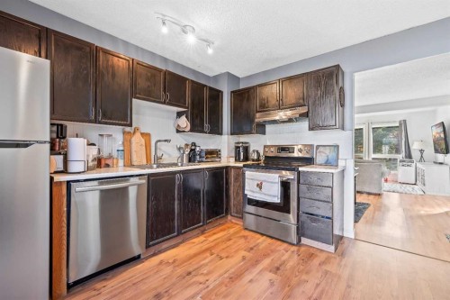 70 Dovercliffe Way, Calgary, AB 