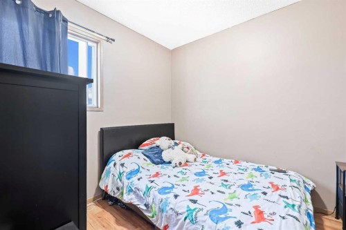 70 Dovercliffe Way, Calgary, AB 