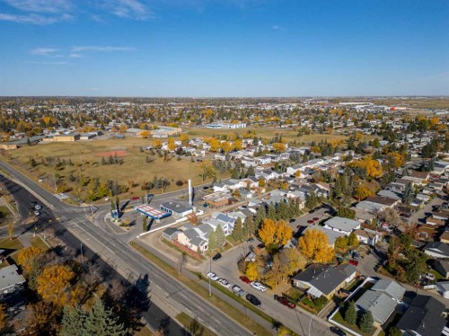70 Dovercliffe Way, Calgary, AB 