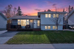 111 Lynnview Crescent SE Calgary, AB T2C 1T8
