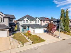 38 Everhollow Rise SW Calgary, AB T2Y 5H2