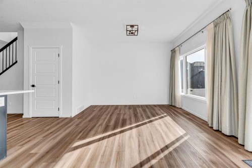 91 Walcrest Way Se, Calgary, AB 
