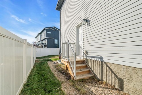 91 Walcrest Way Se, Calgary, AB 