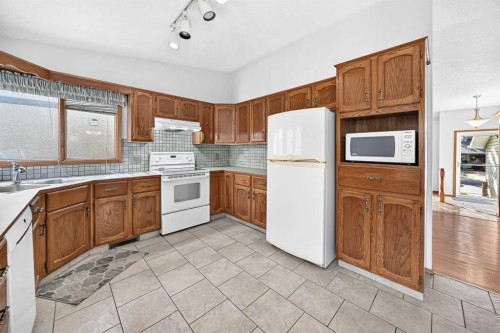 64 Edforth Crescent Nw, Calgary, AB 
