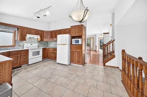 64 Edforth Crescent Nw, Calgary, AB 