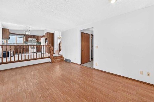 64 Edforth Crescent Nw, Calgary, AB 