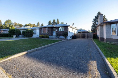 376 Ryerson Crescent, Thunder Bay, ON 