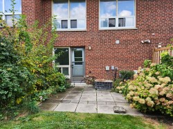 26 Nebula Star Way  Toronto, ON M2J 1M8