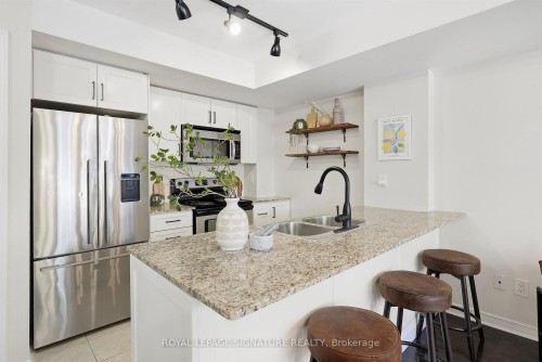 225-11 Ruttan Street, Toronto, ON 