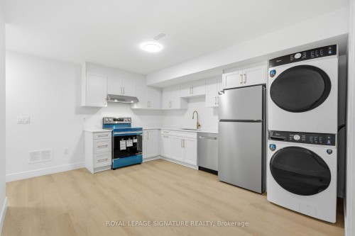 1A-53 Bishop Avenue , Toronto, ON M2M 1Z4 2