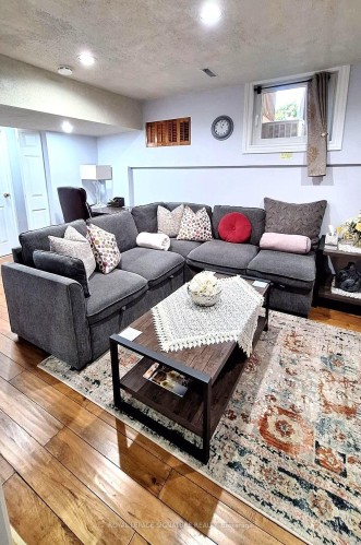 6 Blairville Street , Toronto, ON M3H 5Y5 2