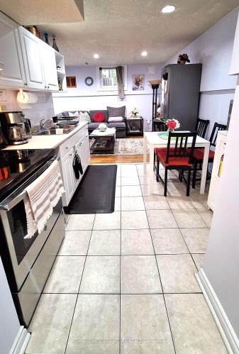 6 Blairville Street , Toronto, ON M3H 5Y5 3