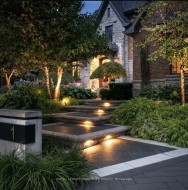 1 Oakley Place Toronto, ON M2P 2G3