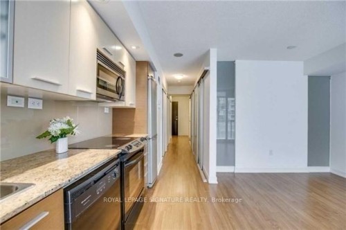 623-8 Telegram Mews , Toronto, ON M5V 3Z5 3