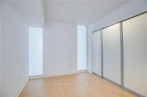 623-8 Telegram Mews , Toronto, ON M5V 3Z5 4
