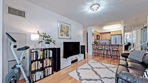 1907-30 Grand Trunk Crescent , Toronto, ON M5J 3A4 5