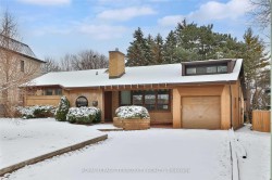 11 Leacroft Crescent  Toronto, ON M3B 2G5