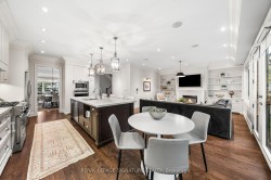 39 Regina Avenue  Toronto, ON M6A 1R4