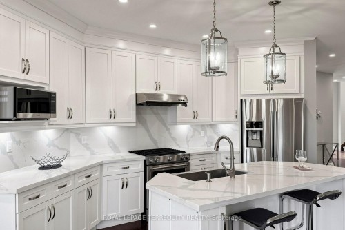 2549 Snow Knight Drive, Oshawa, ON 