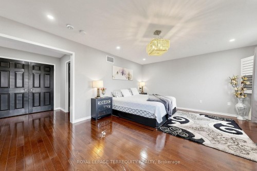 2549 Snow Knight Drive, Oshawa, ON 
