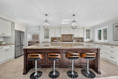 5 Bonacres Avenue, Toronto, ON 