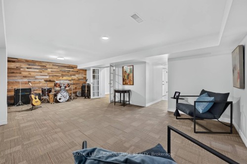 5 Bonacres Avenue, Toronto, ON 