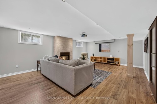 5 Bonacres Avenue, Toronto, ON 