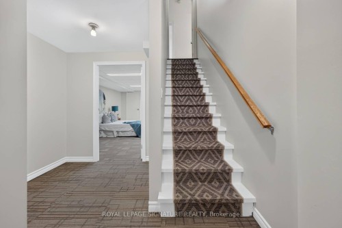 5 Bonacres Avenue, Toronto, ON 