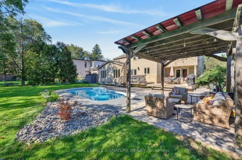 5 Bonacres Avenue, Toronto, ON 