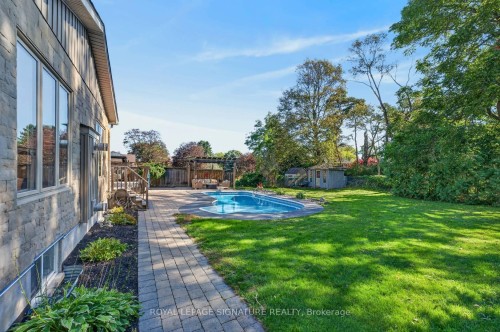 5 Bonacres Avenue, Toronto, ON 