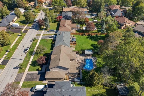 5 Bonacres Avenue, Toronto, ON 