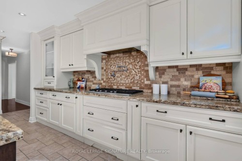 5 Bonacres Avenue, Toronto, ON 