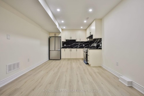 Bsmt-816 Linden Court , Whitby, ON L1N 6S8 5