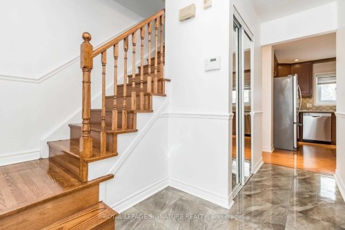 Upper-19 Starlake Drive , Toronto, ON M1G 3C3 3