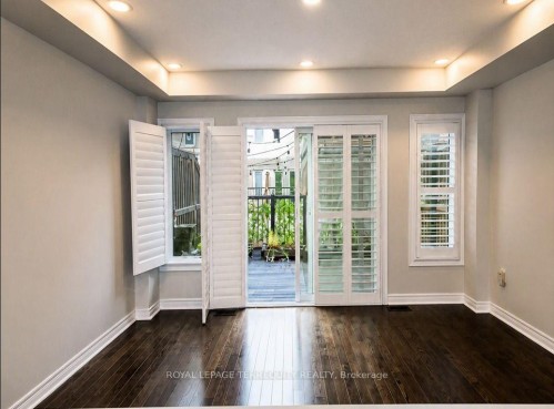 Upper-19 De Jong Street , Toronto, ON M1P 0C1 2