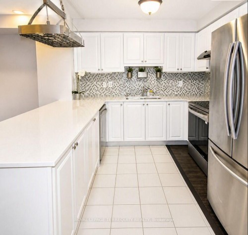 Upper-19 De Jong Street , Toronto, ON M1P 0C1 3
