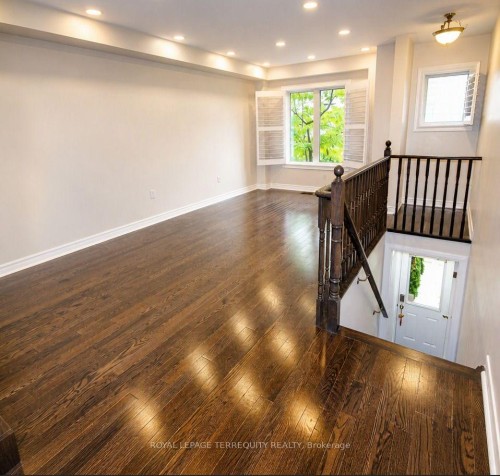 Upper-19 De Jong Street , Toronto, ON M1P 0C1 5