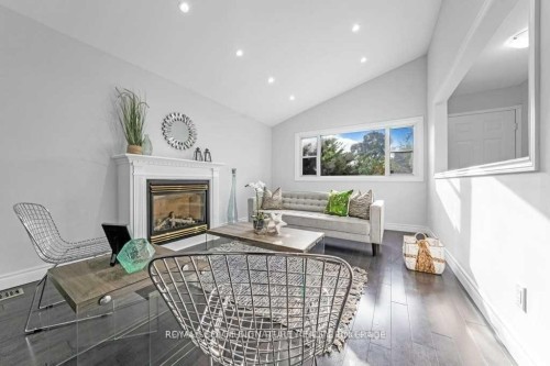 Upper-11 Mid Pines Road , Toronto, ON M1G 2L5 5