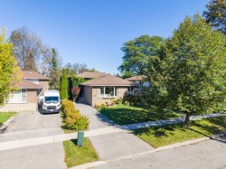 46 Manorglen Crescent  Toronto, ON M1S 1W4