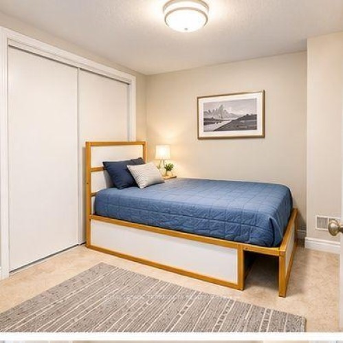 Main-19 De Jong Street , Toronto, ON M1P 0C1 2