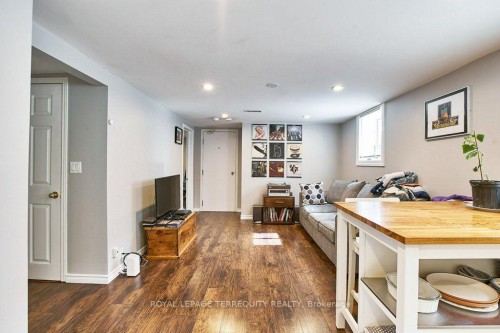 Lower-304 Palmerston Avenue , Whitby, ON L1N 3E9 3