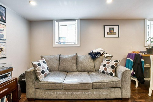 Lower-304 Palmerston Avenue , Whitby, ON L1N 3E9 4