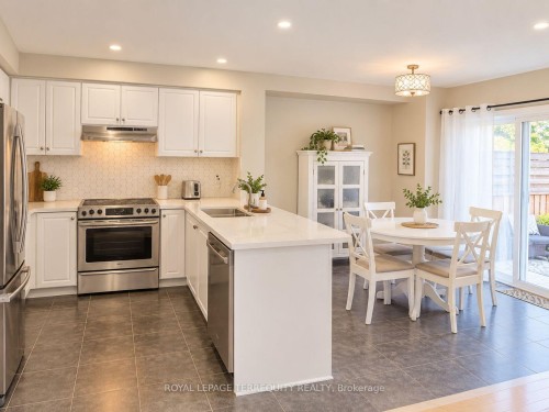 20 Gateway Court , Whitby, ON L1R 3M9 5