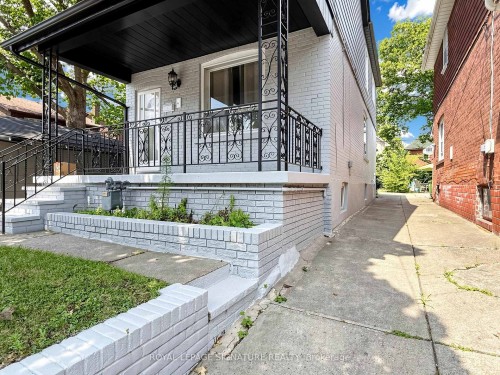 8 Harris Avenue , Toronto, ON M4C 1P4 4