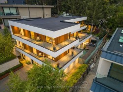 8 Fallingbrook Wood Toronto, ON M1N 1B8