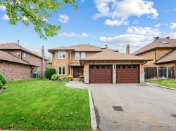 30 Invermarge Drive Toronto, ON M1C 3M4